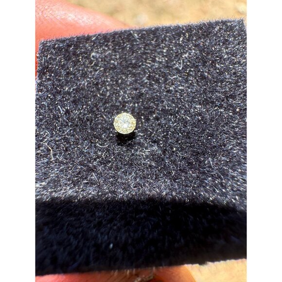 0.015 carat Natural Diamond 1.5mm - Picture 2 of 8